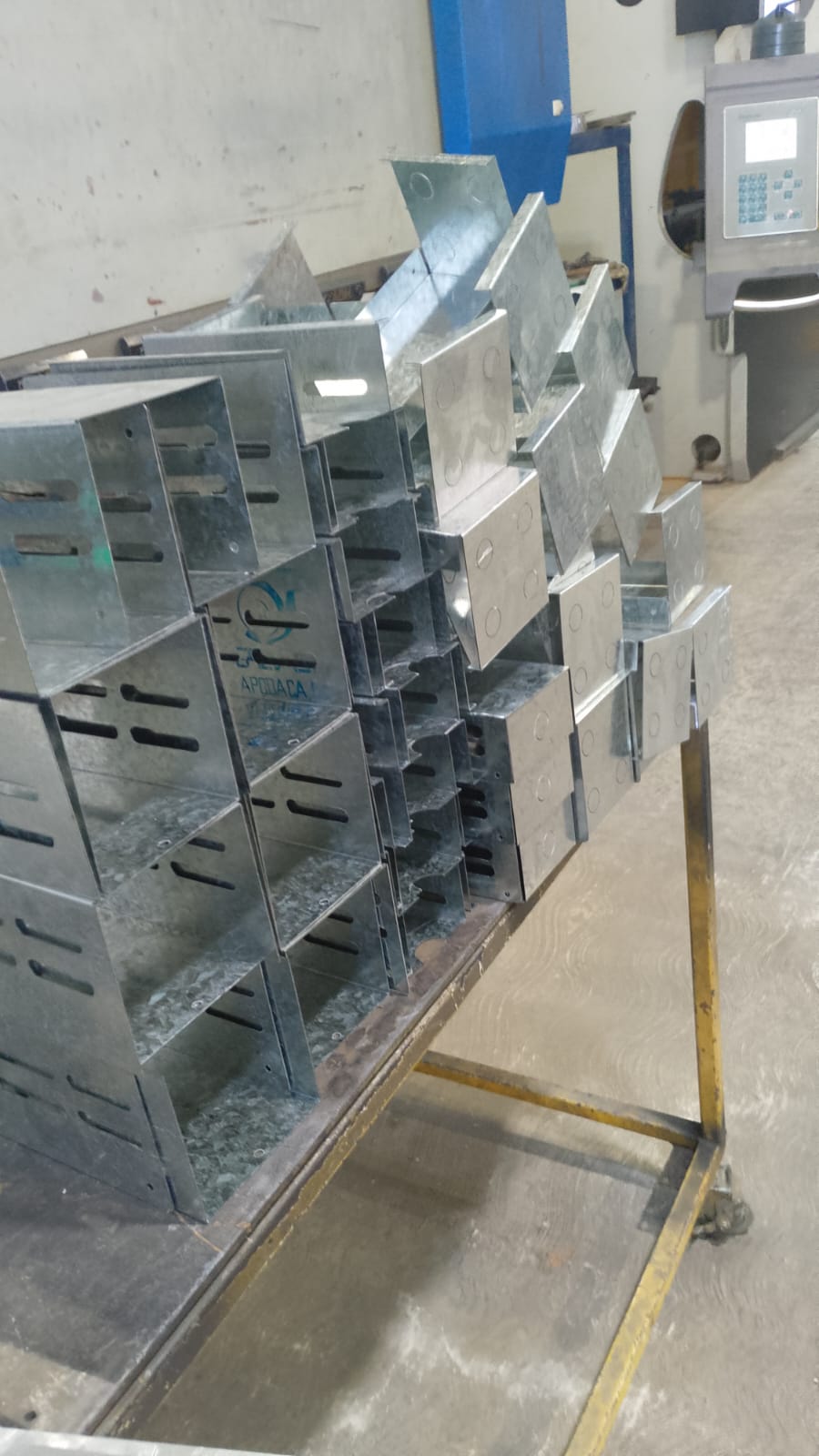 Maquina de corte laser y dobles